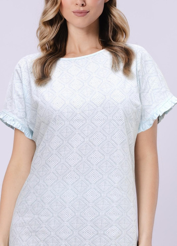 Koszula nocna damska 1730 Clea Leveza miętowa | 100% bawełna | Orientalny print, krótki rękaw z falbanką, długość przed kolanoć przed kolano     Skład: 100% bawełna