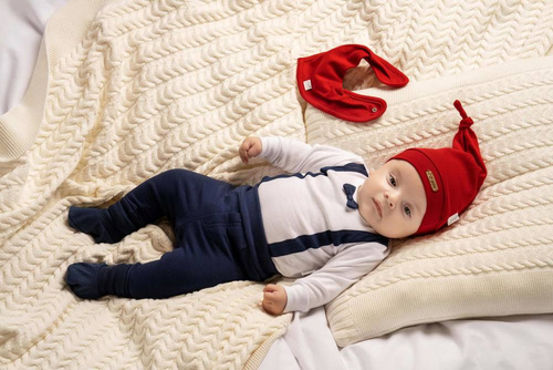 Komplet 163022 "Magia Świąt" czapka, apaszka, body i spodnie Nicol - granatowy