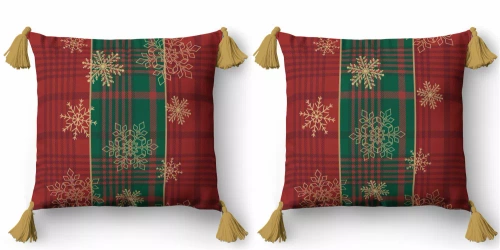 5382 A Poszewka świąteczna dekoracyjna Christmas Deco Detexpol krata czerwona i zielona ze złotymi śnieżynkami-  zamek błyskawiczny