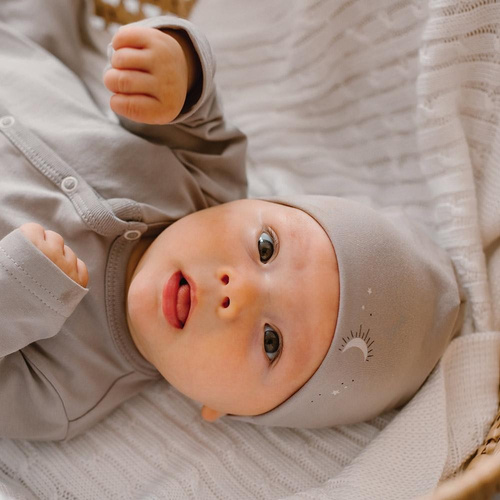 Petite Eevi Czapka niemowlęca -gwiazdki sito