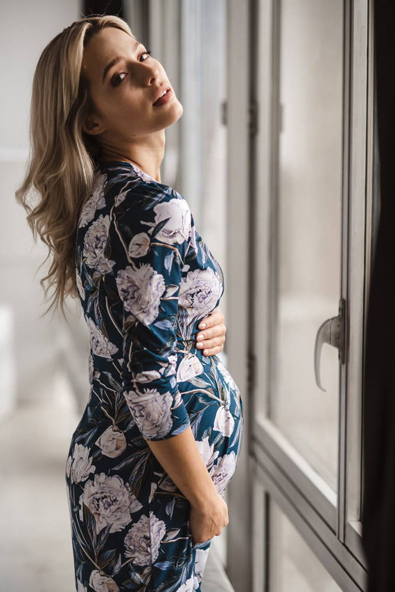 Grow with me sukienka ciążowa i do karmienia Milk&Love granatowa w piwonie