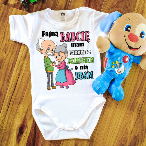 "Fajną babcię mam razem z dziadkiem o nią dbam" Moocha body krótki rękaw biały