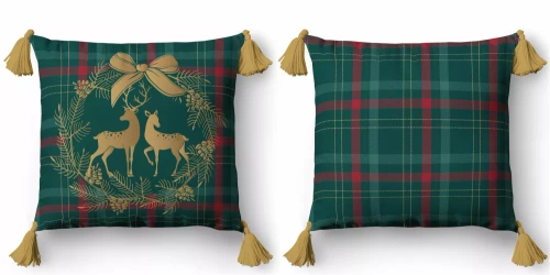 5380 A Poszewka świąteczna dekoracyjna Christmas Deco Detexpol renifer w wieńcu na tle kratki-  zamek błyskawiczny