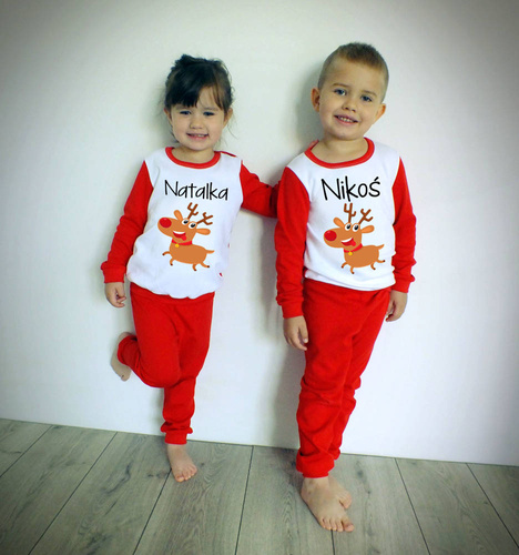 Renifer Moocha Piżamka świąteczna dla dzieci z imieniem czerwony 