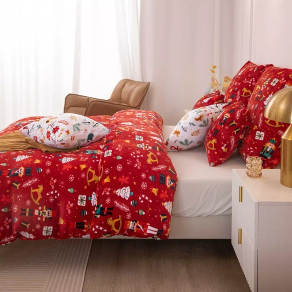 Merry Cozy Pościel świąteczna czerwona miś Spod Igły i Nitki– mikrofibra pluszowa 210 g/m²