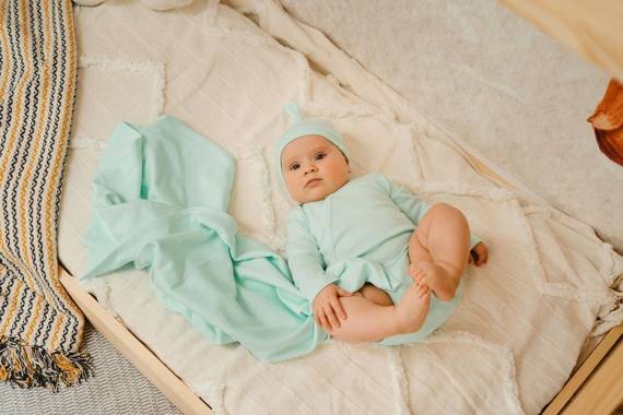 2016 Czapeczka niemowlęca z węzełkiem Miracle - mięta